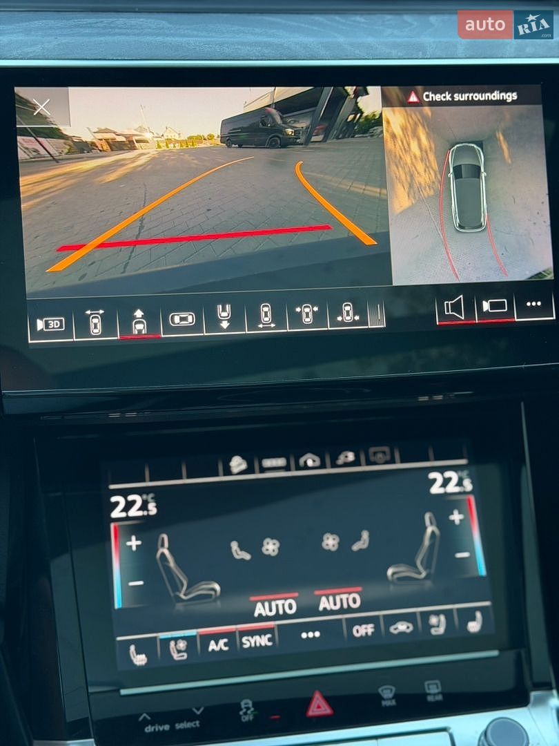 Audi e-tron 2021 VIN WA1LAAGE8MB002102 фото оголошення 18 з 25