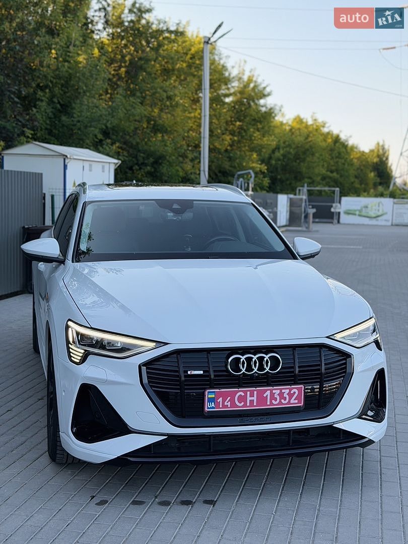 Audi e-tron 2021 VIN WA1LAAGE8MB002102 фото оголошення 30 з 31