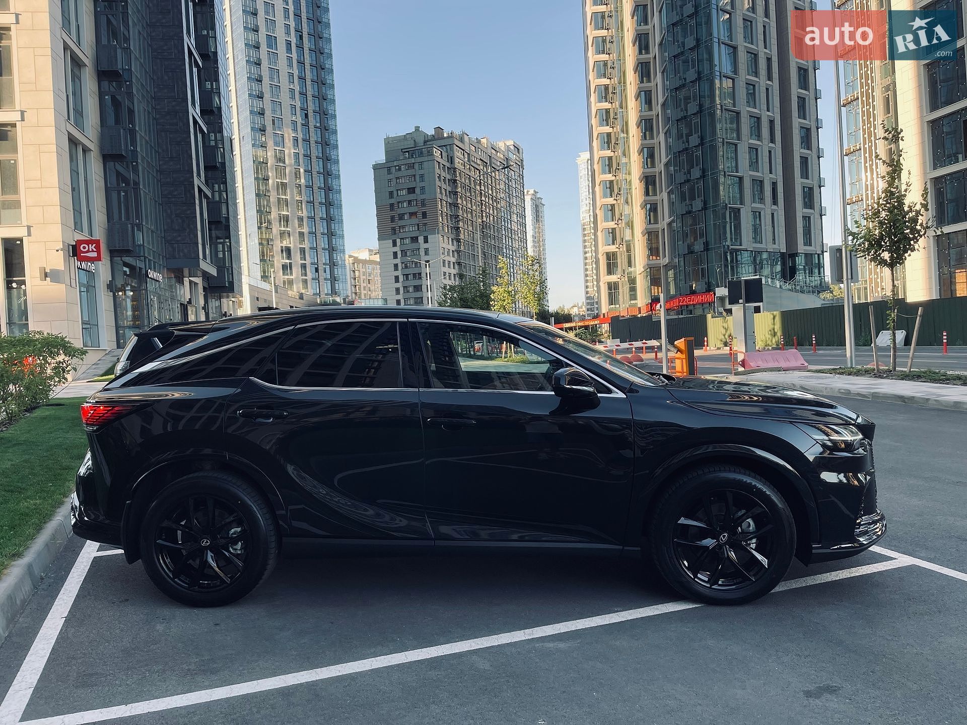 Lexus RX 2025 VIN 2T2BBMCA5SC101540 фото оголошення 8 з 35