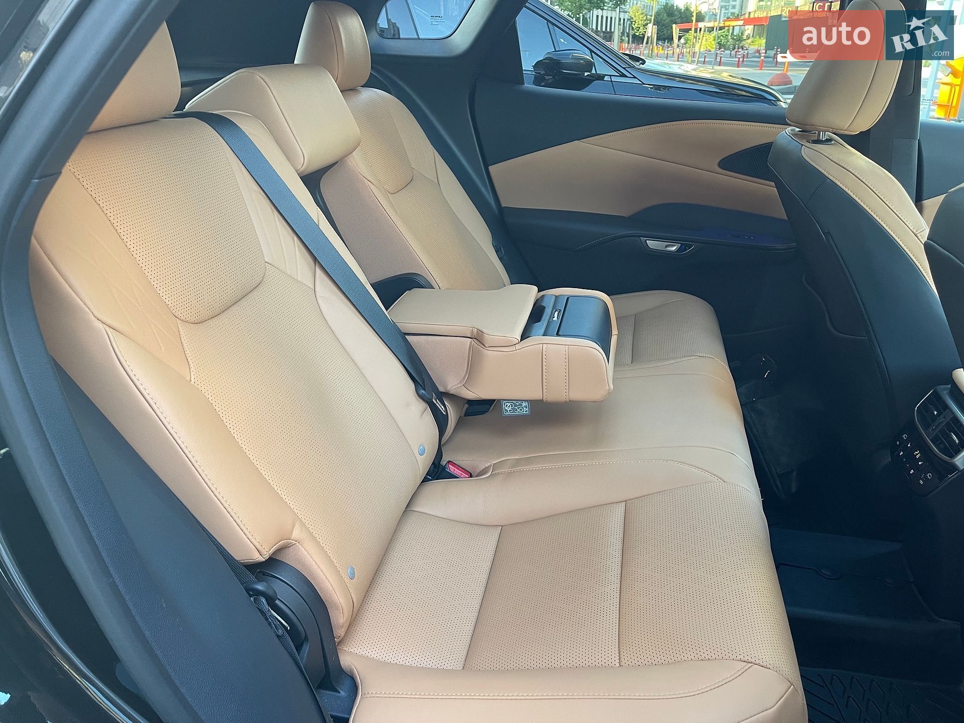 Lexus RX 2025 VIN 2T2BBMCA5SC101540 фото оголошення 28 з 35