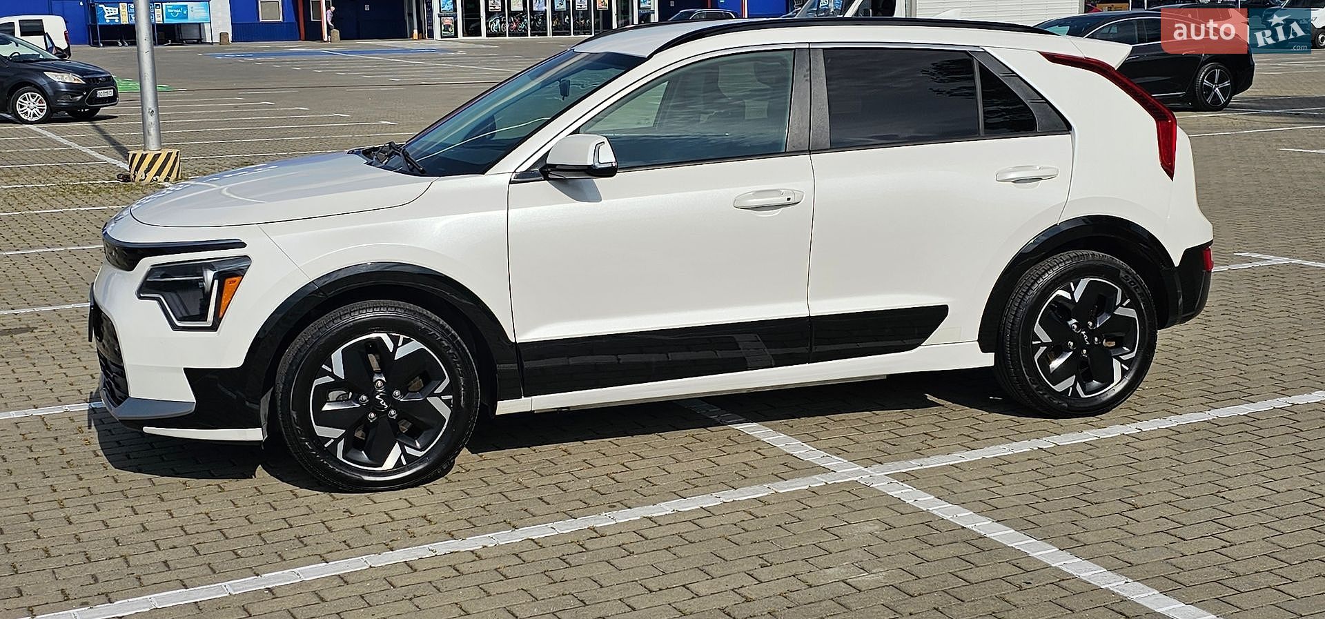 Kia Niro 2024 VIN KNDCR3L17P5045877 фото оголошення 26 з 125