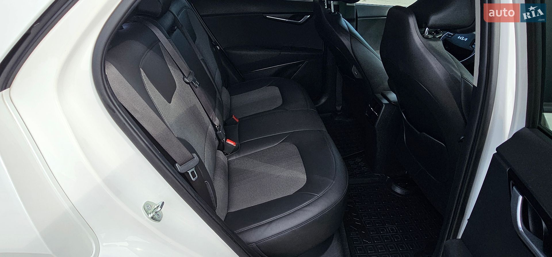 Kia Niro 2024 VIN KNDCR3L17P5045877 фото оголошення 99 з 125