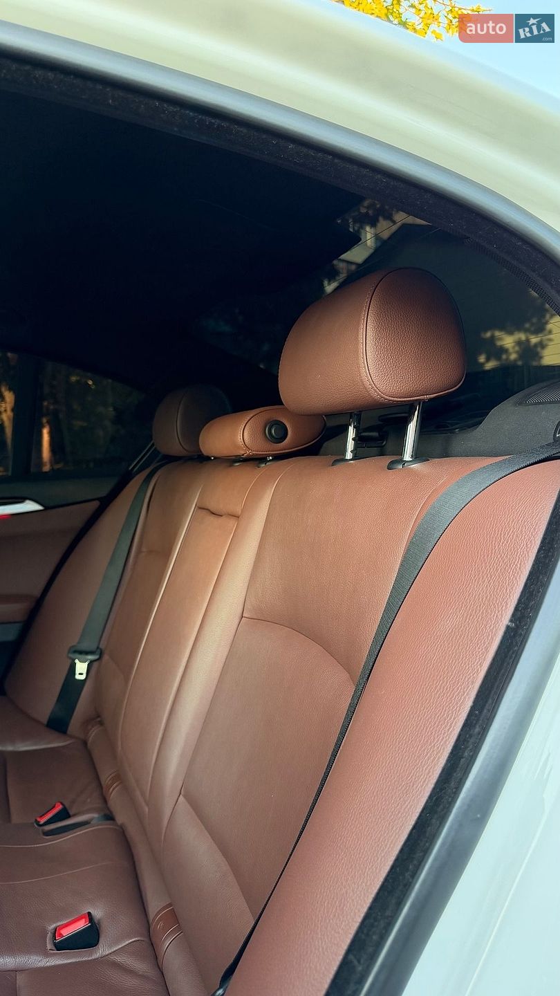 BMW 5 Series 2013 VIN WBAFR7C59DC829036 фото оголошення 17 з 46