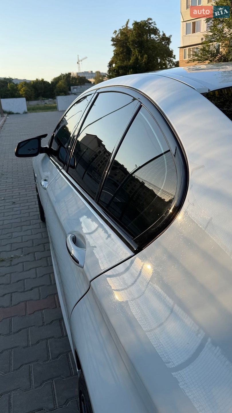BMW 5 Series 2013 VIN WBAFR7C59DC829036 фото оголошення 22 з 46