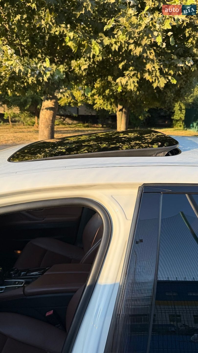 BMW 5 Series 2013 VIN WBAFR7C59DC829036 фото оголошення 27 з 46