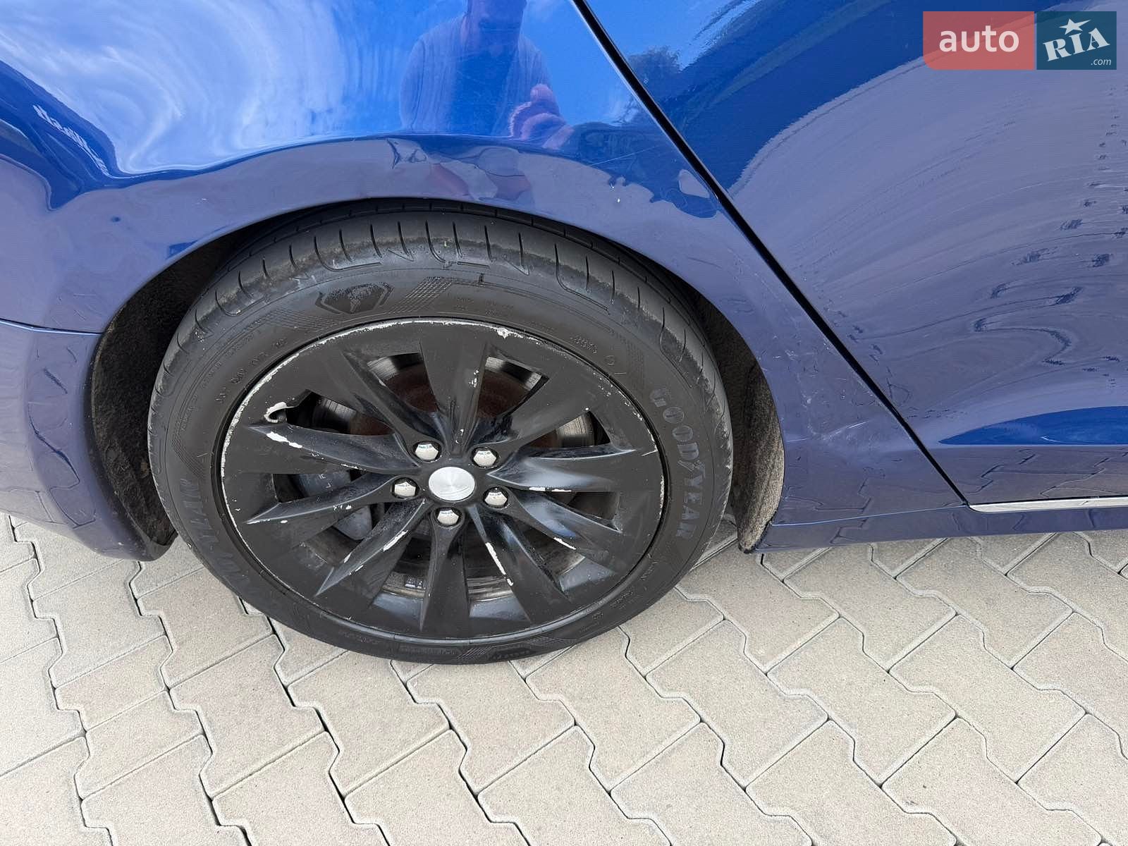 Tesla Model S 2017 VIN 5YJSA1E22HF210702 фото оголошення 4 з 8