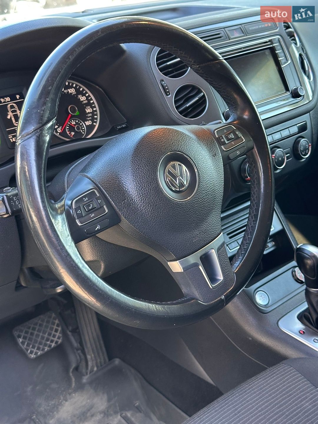 Volkswagen Tiguan 2017 VIN WVGAV7AX6HK042324 фото оголошення 8 з 19