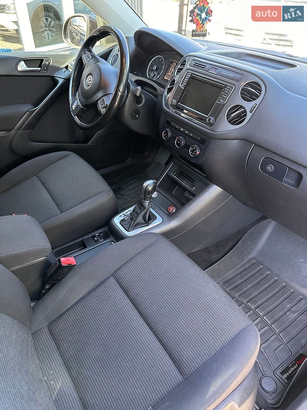 Volkswagen Tiguan 2017 VIN WVGAV7AX6HK042324 фото оголошення 10 з 19