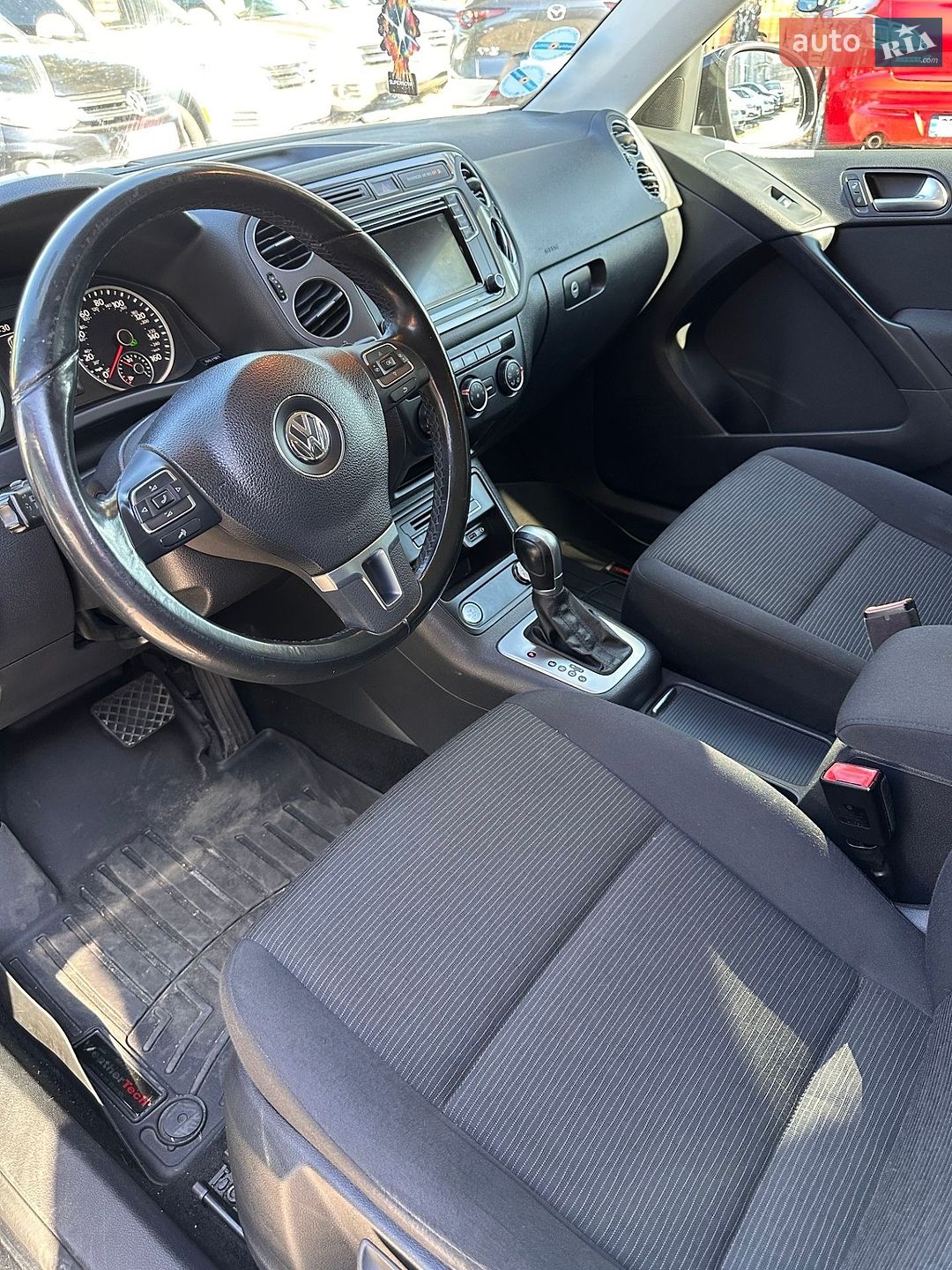Volkswagen Tiguan 2017 VIN WVGAV7AX6HK042324 фото оголошення 6 з 19
