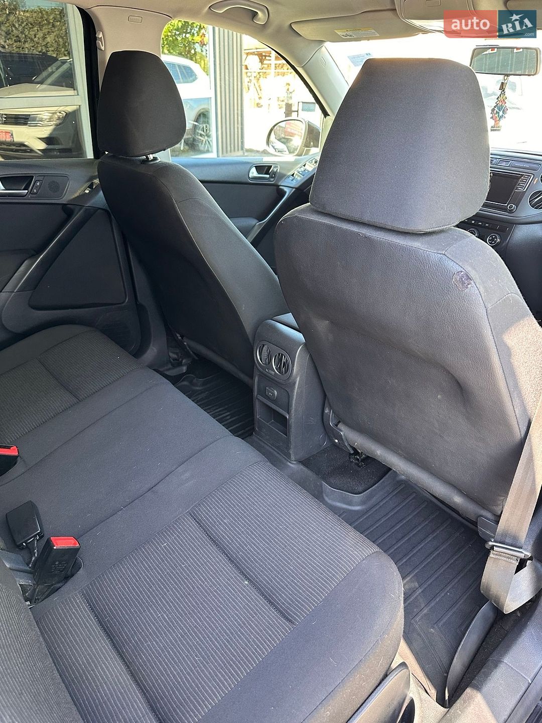 Volkswagen Tiguan 2017 VIN WVGAV7AX6HK042324 фото оголошення 15 з 19