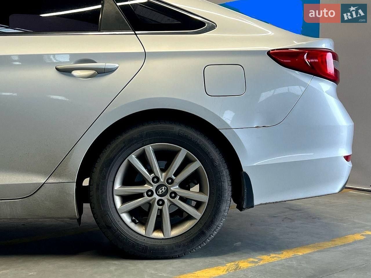 Hyundai Sonata 2015 VIN KMHE341DBFA139678 фото оголошення 2 з 16