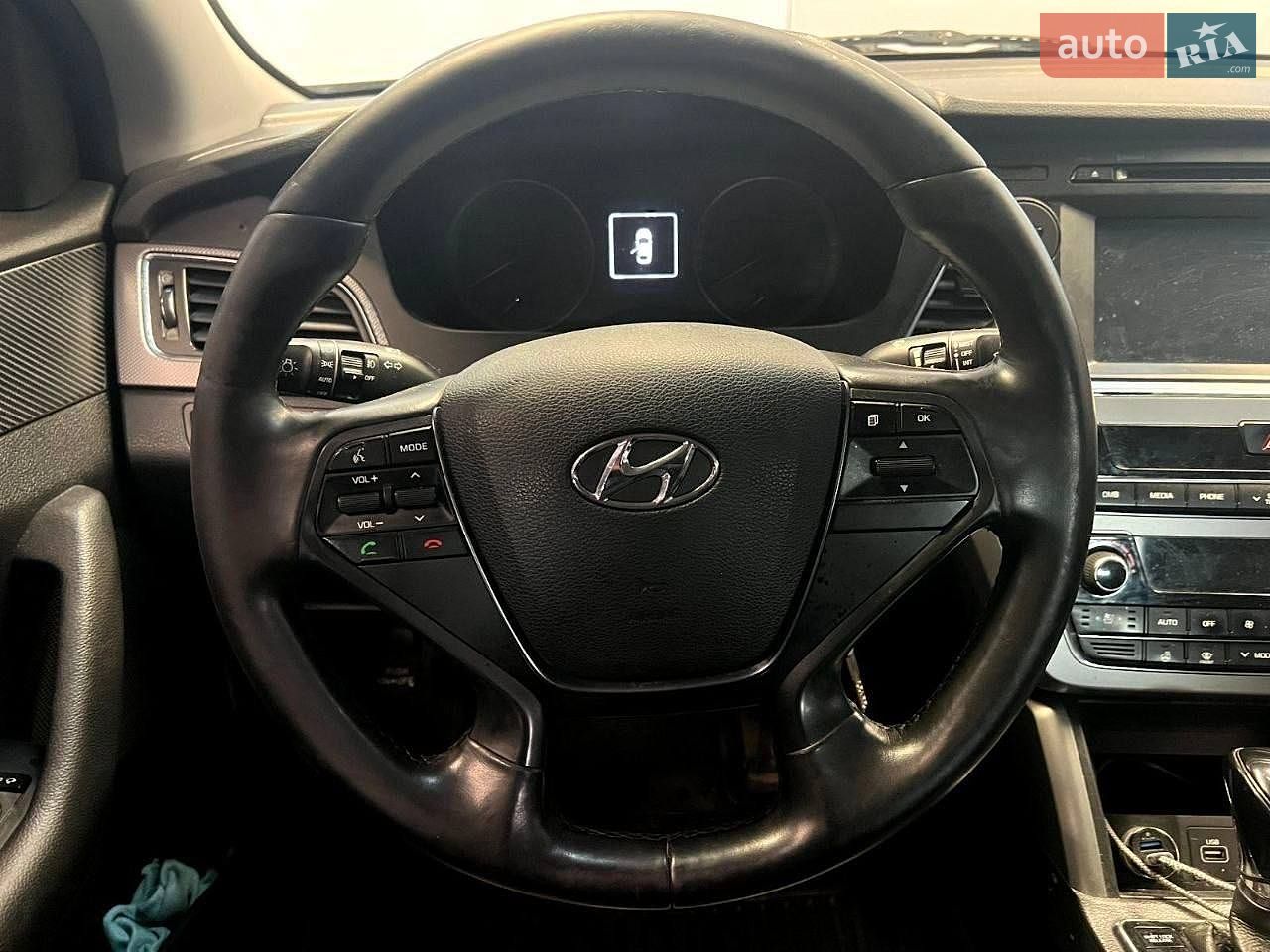 Hyundai Sonata 2015 VIN KMHE341DBFA139678 фото оголошення 4 з 16