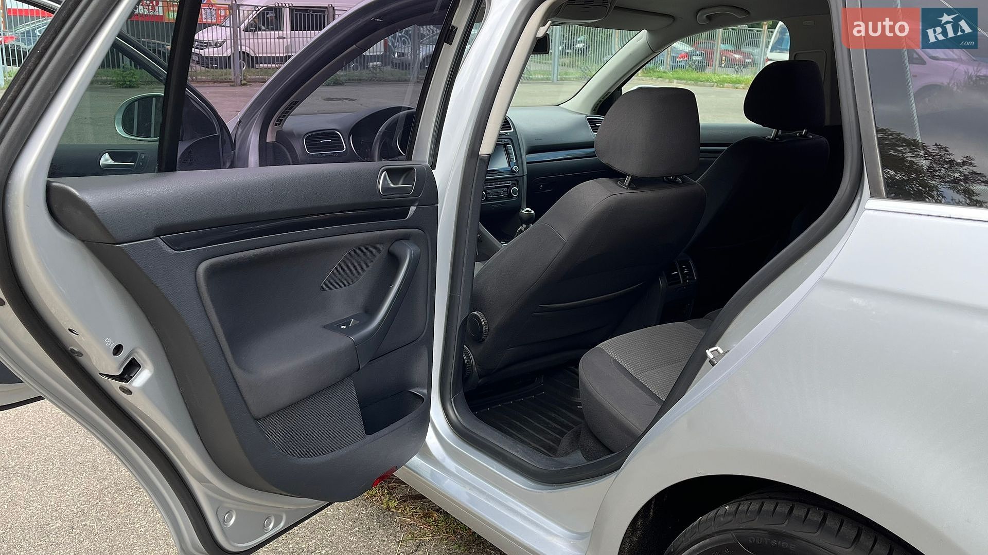 Volkswagen Golf 2010 VIN WVWZZZ1KZAM680091 фото оголошення 36 з 93