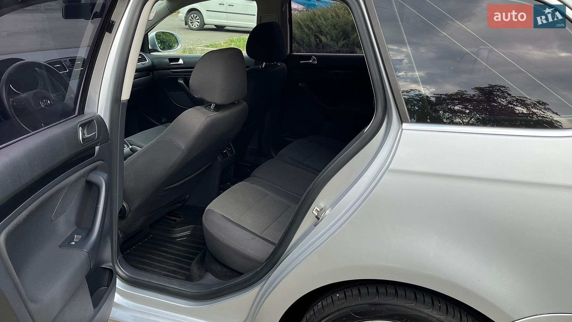 Volkswagen Golf 2010 VIN WVWZZZ1KZAM680091 фото оголошення 37 з 93