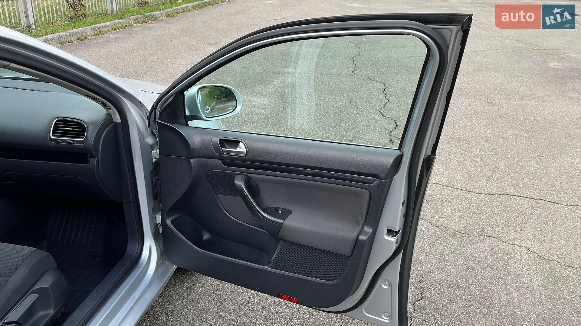 Volkswagen Golf 2010 VIN WVWZZZ1KZAM680091 фото оголошення 44 з 93