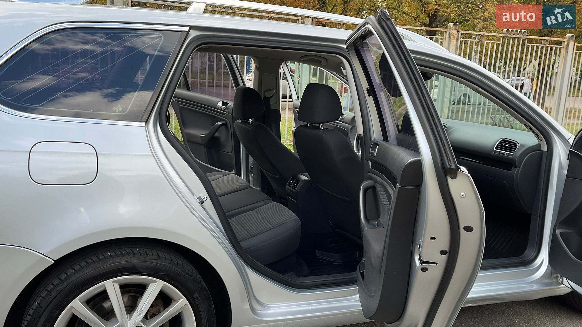 Volkswagen Golf 2010 VIN WVWZZZ1KZAM680091 фото оголошення 53 з 93