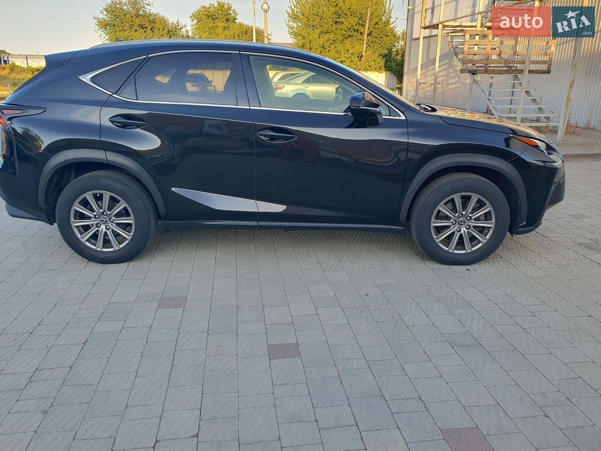 Lexus NX 2018 VIN JTJBARBZ0K2186567 фото оголошення 4 з 34