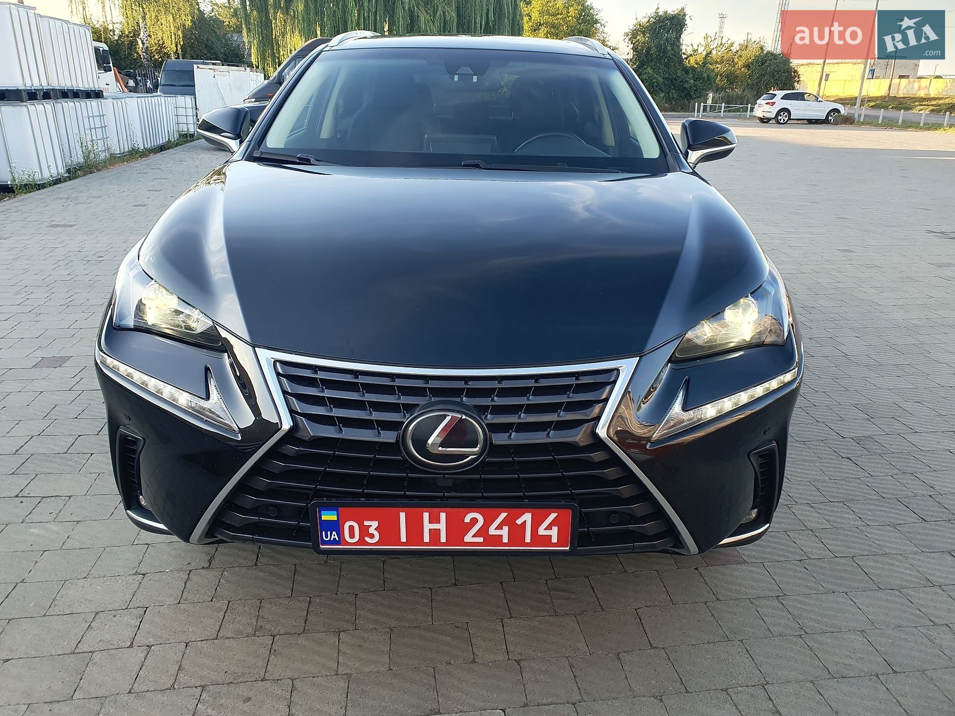 Lexus NX 2018 VIN JTJBARBZ0K2186567 фото оголошення 10 з 34
