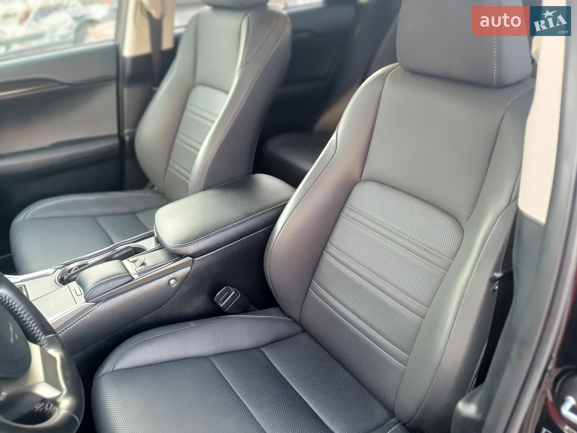 Lexus NX 2018 VIN JTJBARBZ0K2186567 фото оголошення 15 з 34