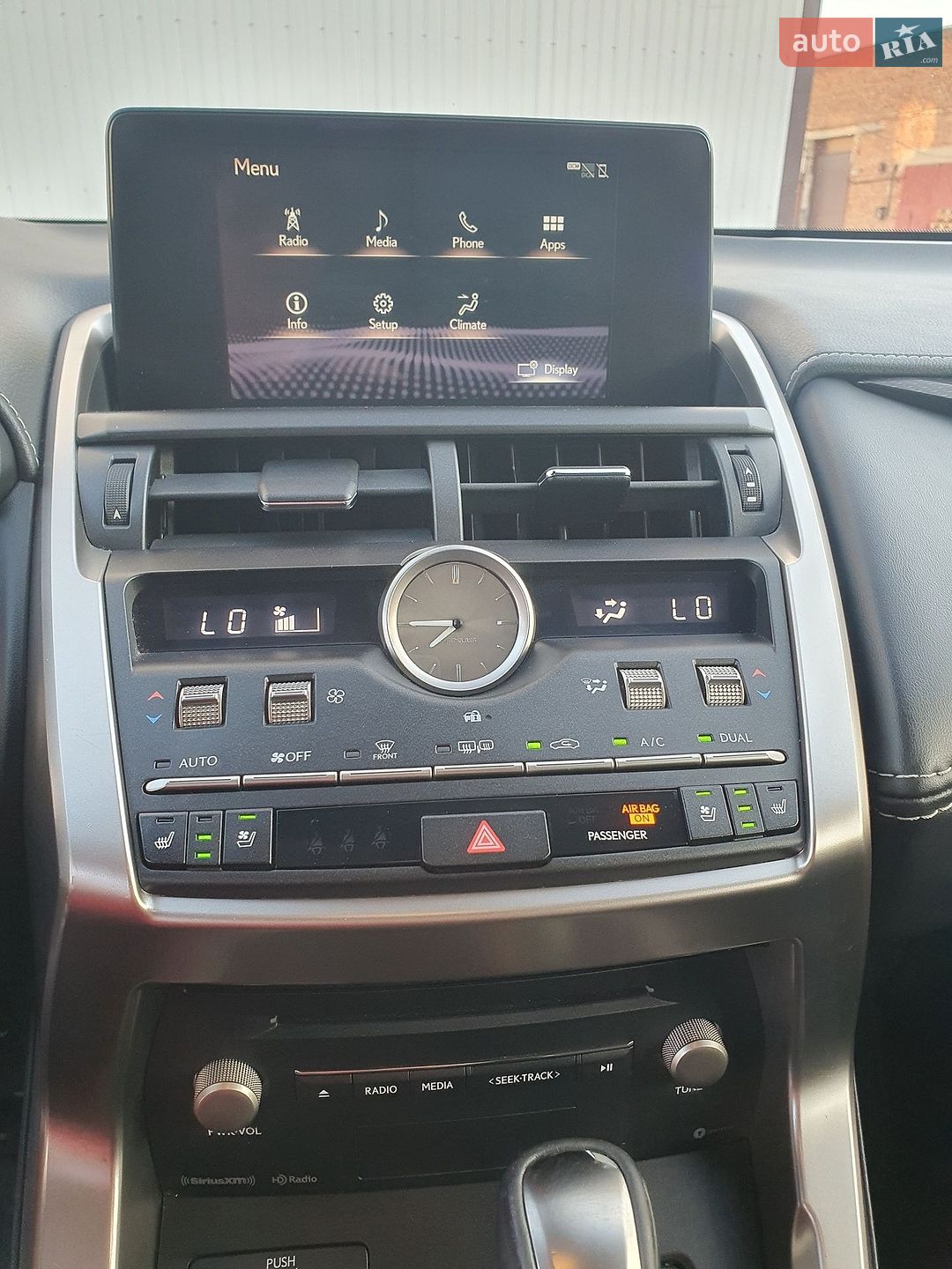 Lexus NX 2018 VIN JTJBARBZ0K2186567 фото оголошення 18 з 34