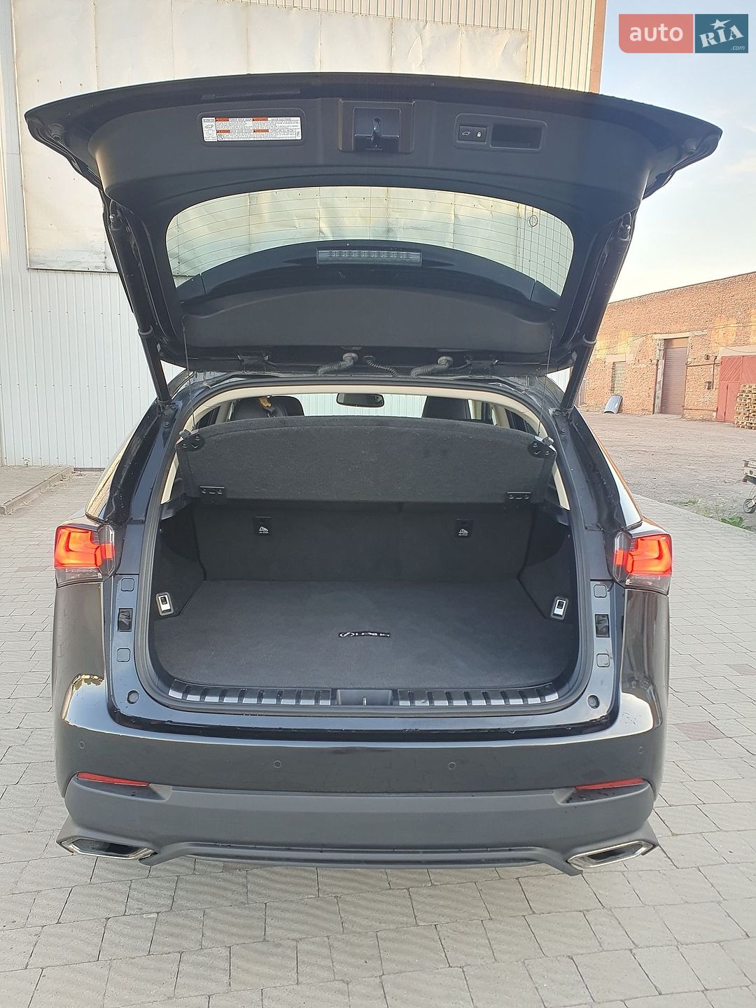 Lexus NX 2018 VIN JTJBARBZ0K2186567 фото оголошення 27 з 34