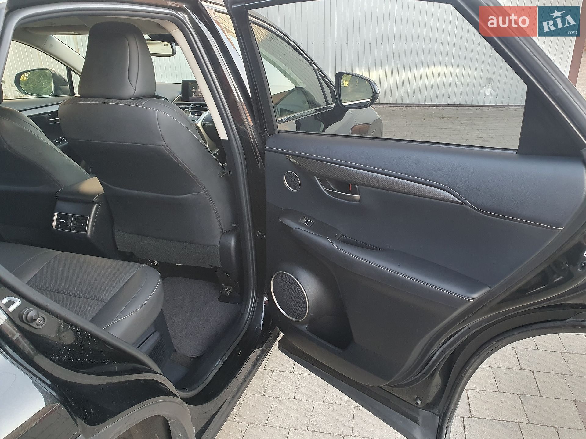 Lexus NX 2018 VIN JTJBARBZ0K2186567 фото оголошення 29 з 34