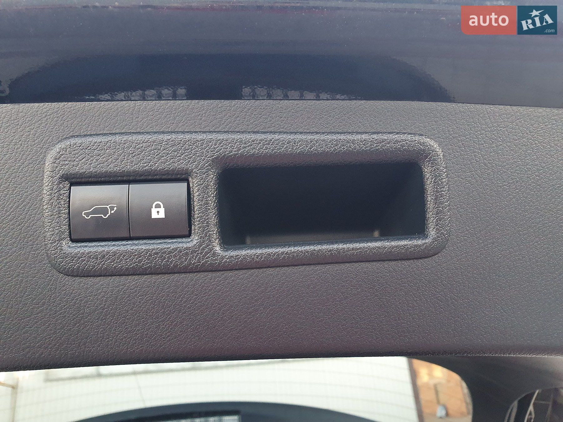 Lexus NX 2018 VIN JTJBARBZ0K2186567 фото оголошення 32 з 34