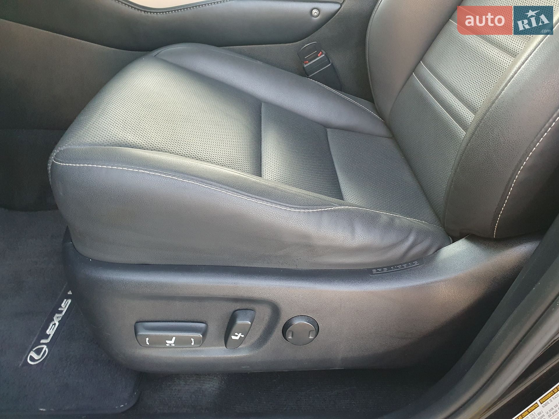 Lexus NX 2018 VIN JTJBARBZ0K2186567 фото оголошення 31 з 34