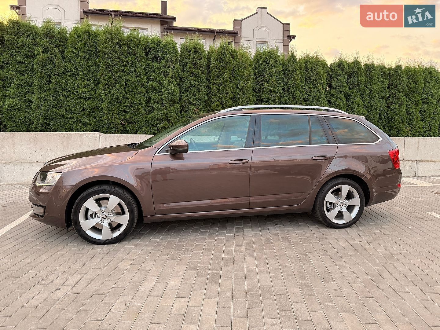 Skoda Octavia 2014 VIN TMBJD7NE3E0083615 фото оголошення 9 з 135