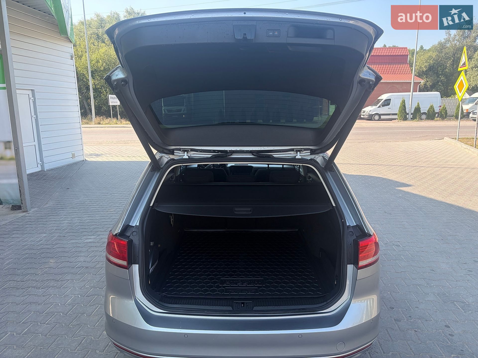 Volkswagen Passat 2017 VIN WVWZZZ3CZJE043814 фото оголошення 17 з 18