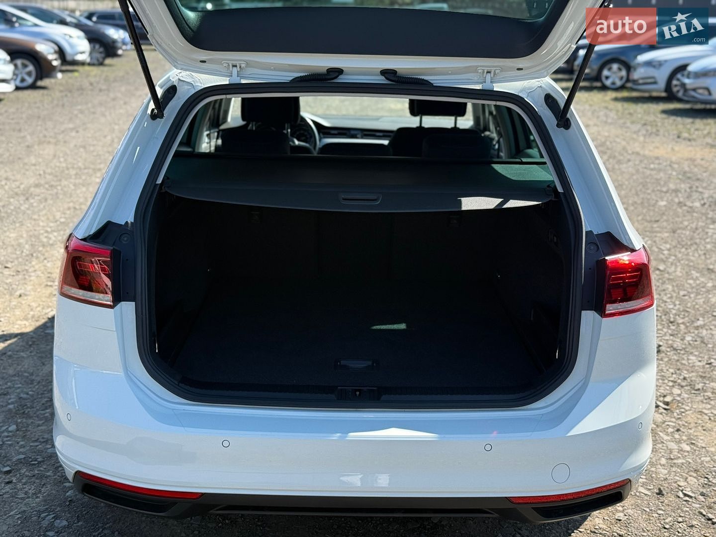 Volkswagen Passat 2020 VIN WVWZZZ3CZME002985 фото оголошення 30 з 86