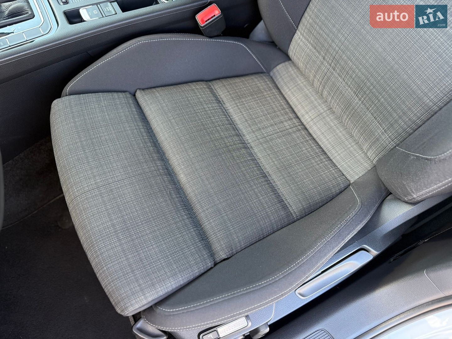 Volkswagen Passat 2020 VIN WVWZZZ3CZME002985 фото оголошення 20 з 86