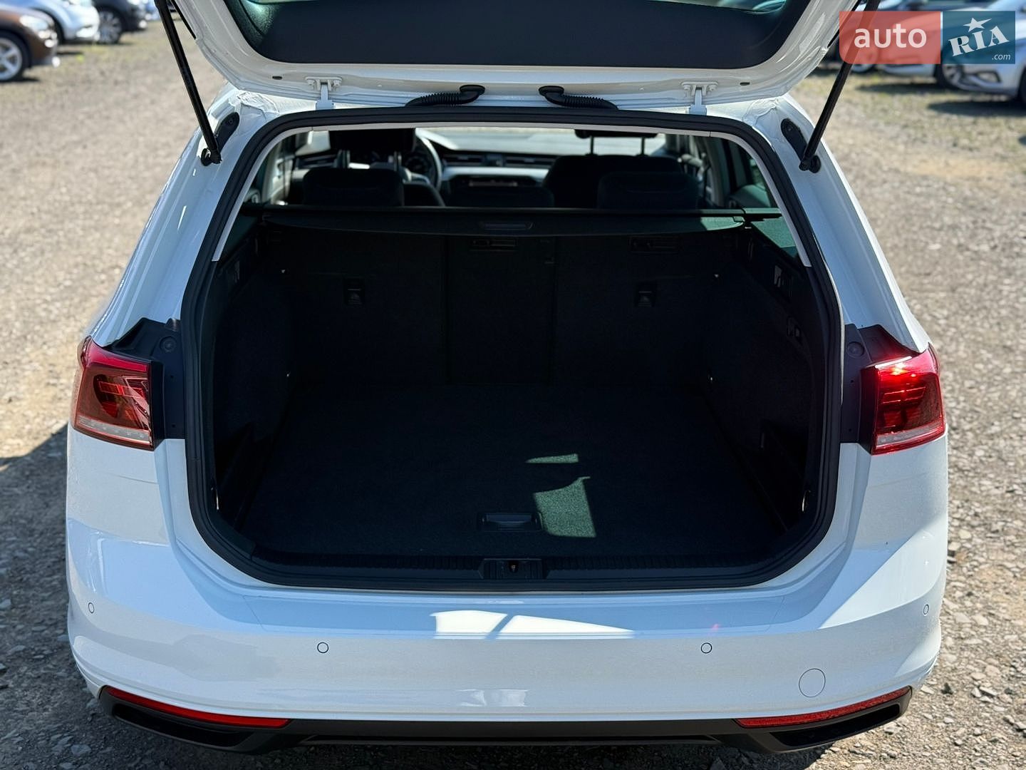 Volkswagen Passat 2020 VIN WVWZZZ3CZME002985 фото оголошення 31 з 86