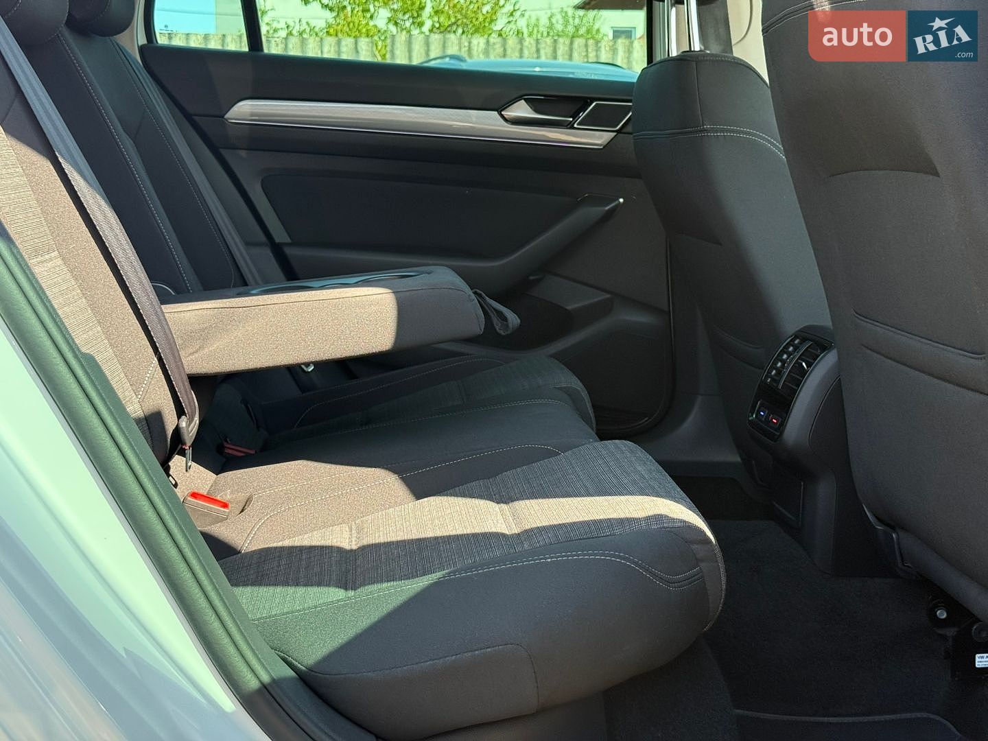 Volkswagen Passat 2020 VIN WVWZZZ3CZME002985 фото оголошення 34 з 86