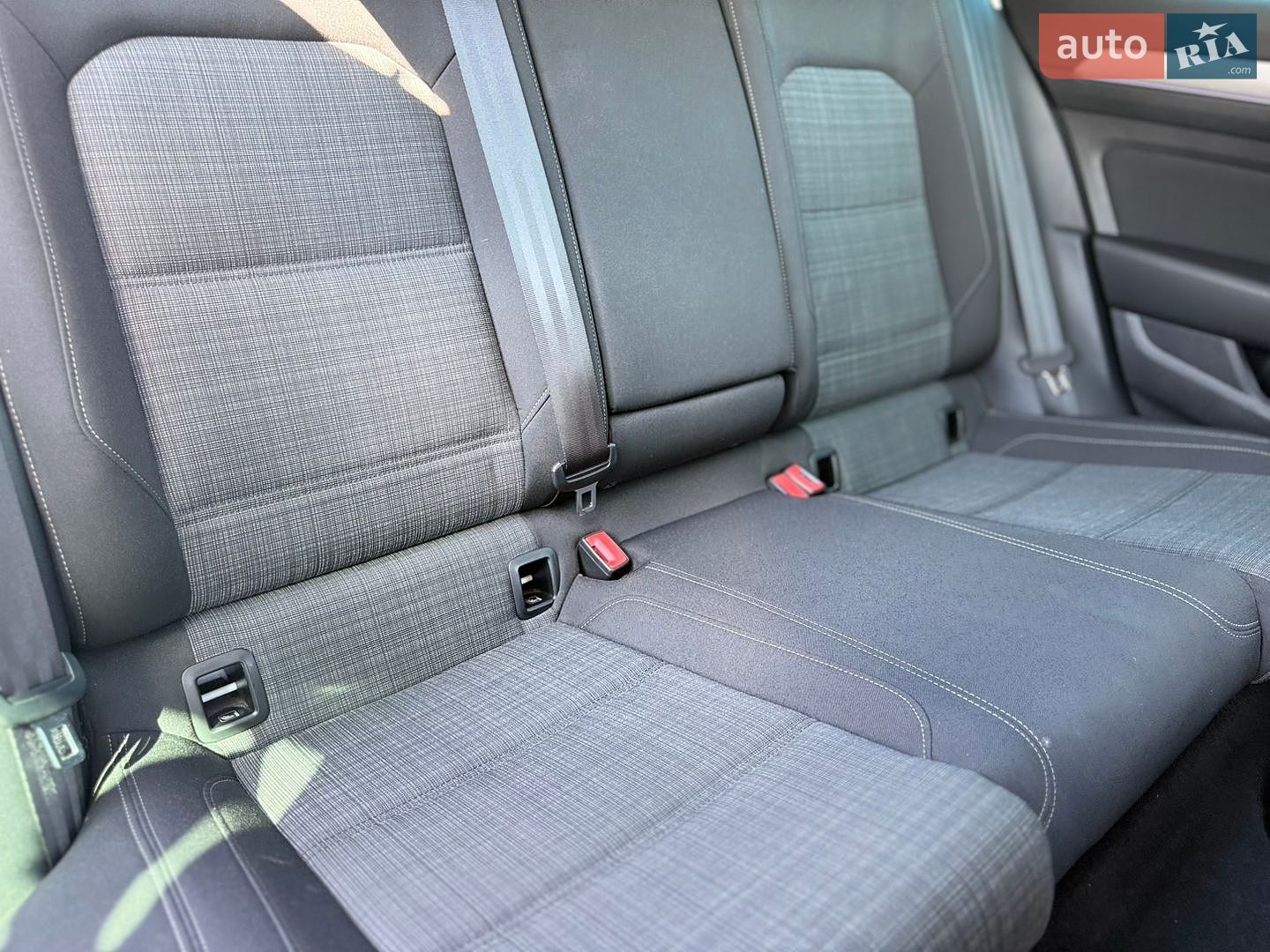 Volkswagen Passat 2020 VIN WVWZZZ3CZME002985 фото оголошення 35 з 86