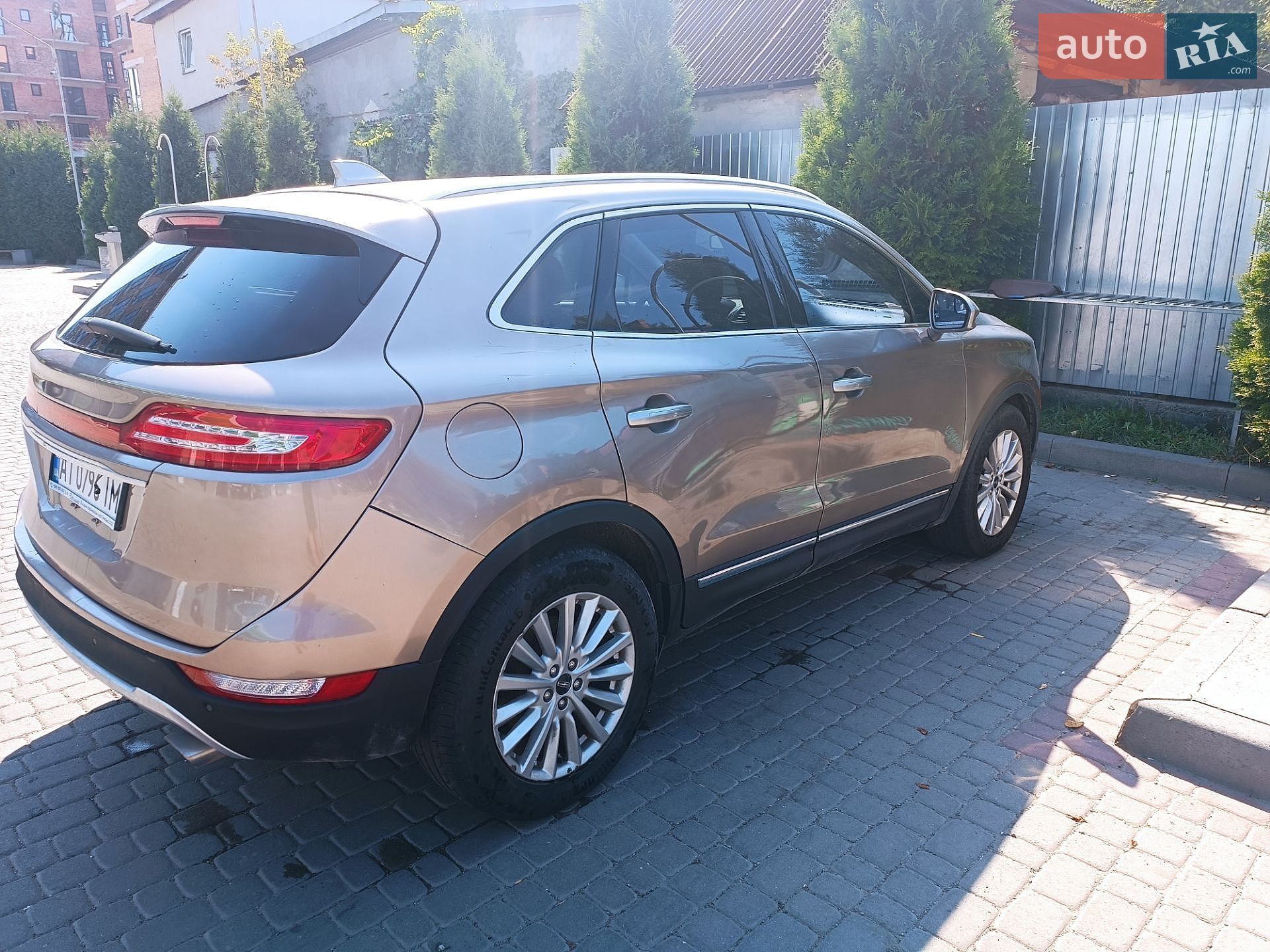 Lincoln MKC 2018 VIN 5LMCJ1D92KUL18747 фото оголошення 2 з 10