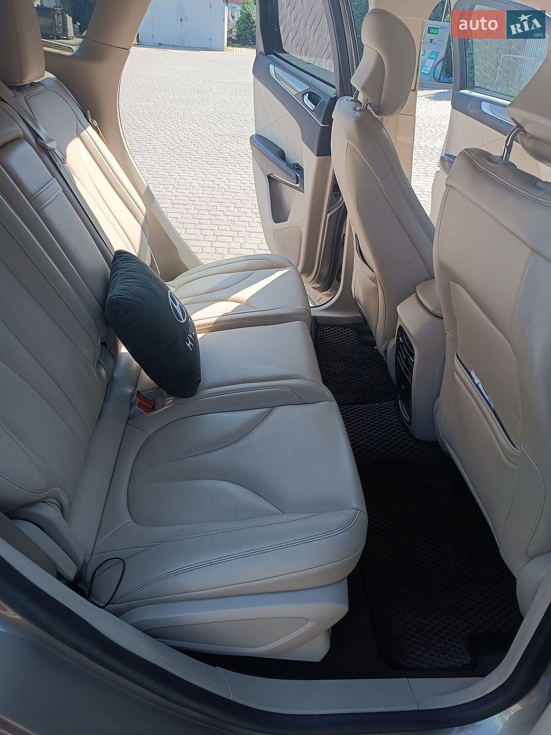 Lincoln MKC 2018 VIN 5LMCJ1D92KUL18747 фото оголошення 10 з 10