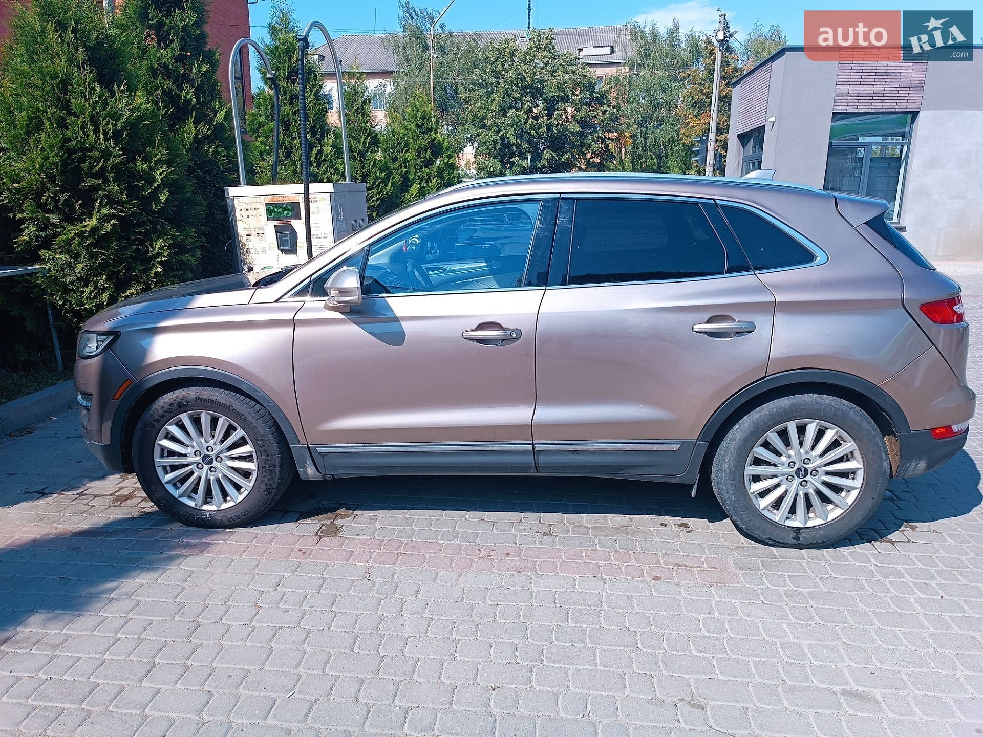 Lincoln MKC 2018 VIN 5LMCJ1D92KUL18747 фото оголошення 5 з 10