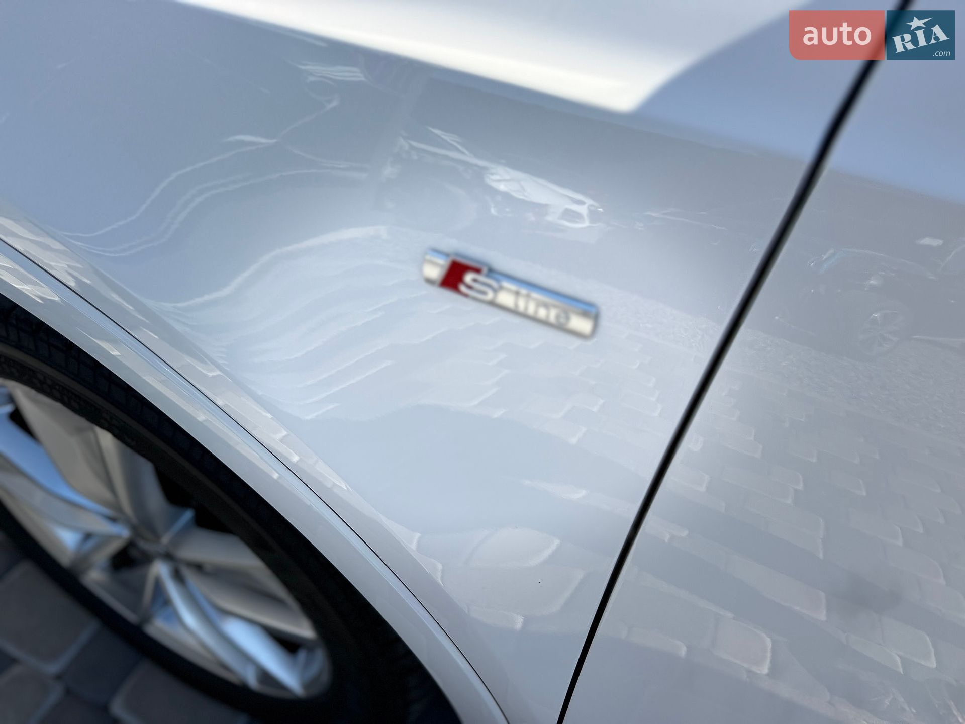 Audi Q3 2018 VIN WA1BCCFSXJR012223 фото оголошення 18 з 60
