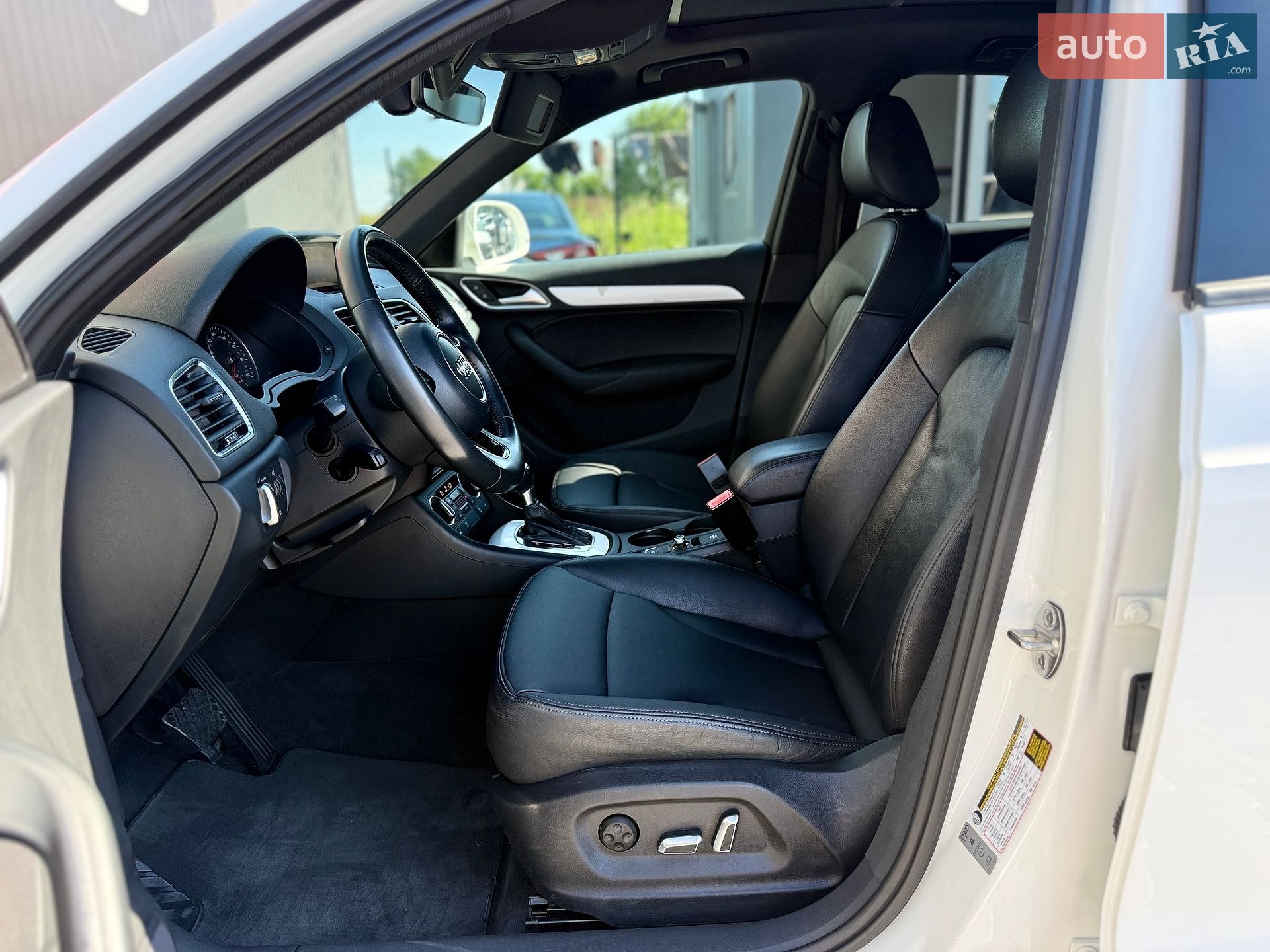Audi Q3 2018 VIN WA1BCCFSXJR012223 фото оголошення 21 з 60