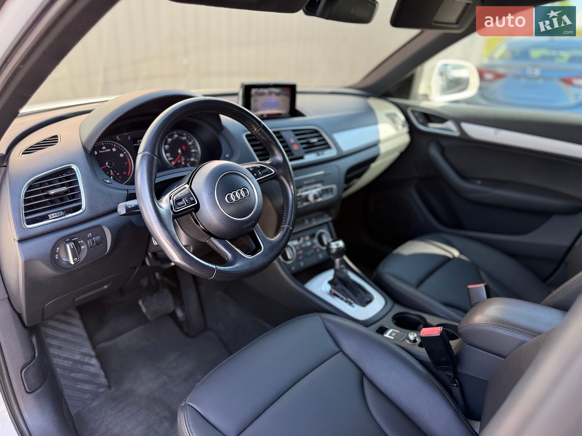 Audi Q3 2018 VIN WA1BCCFSXJR012223 фото оголошення 24 з 60