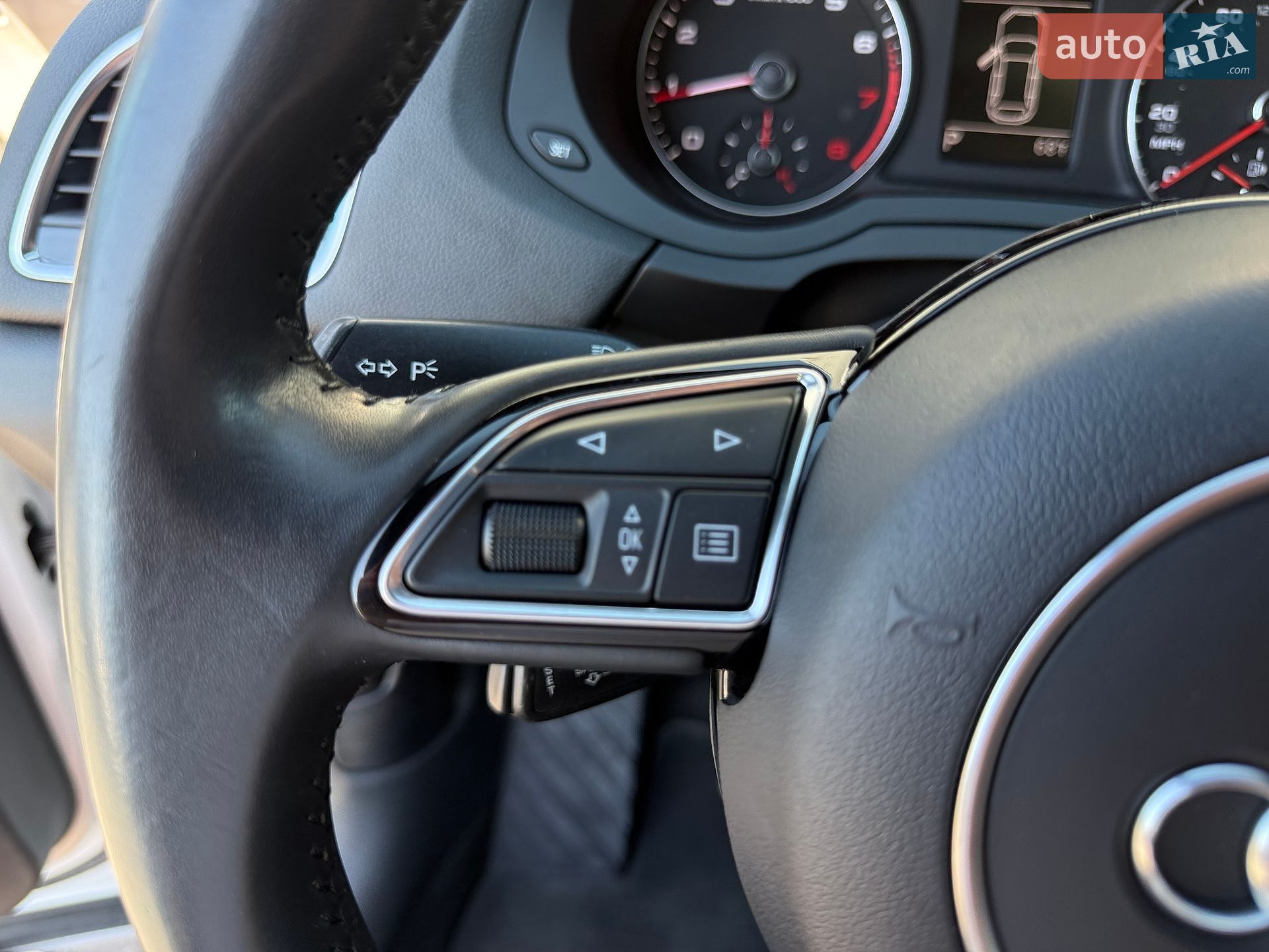 Audi Q3 2018 VIN WA1BCCFSXJR012223 фото оголошення 28 з 60