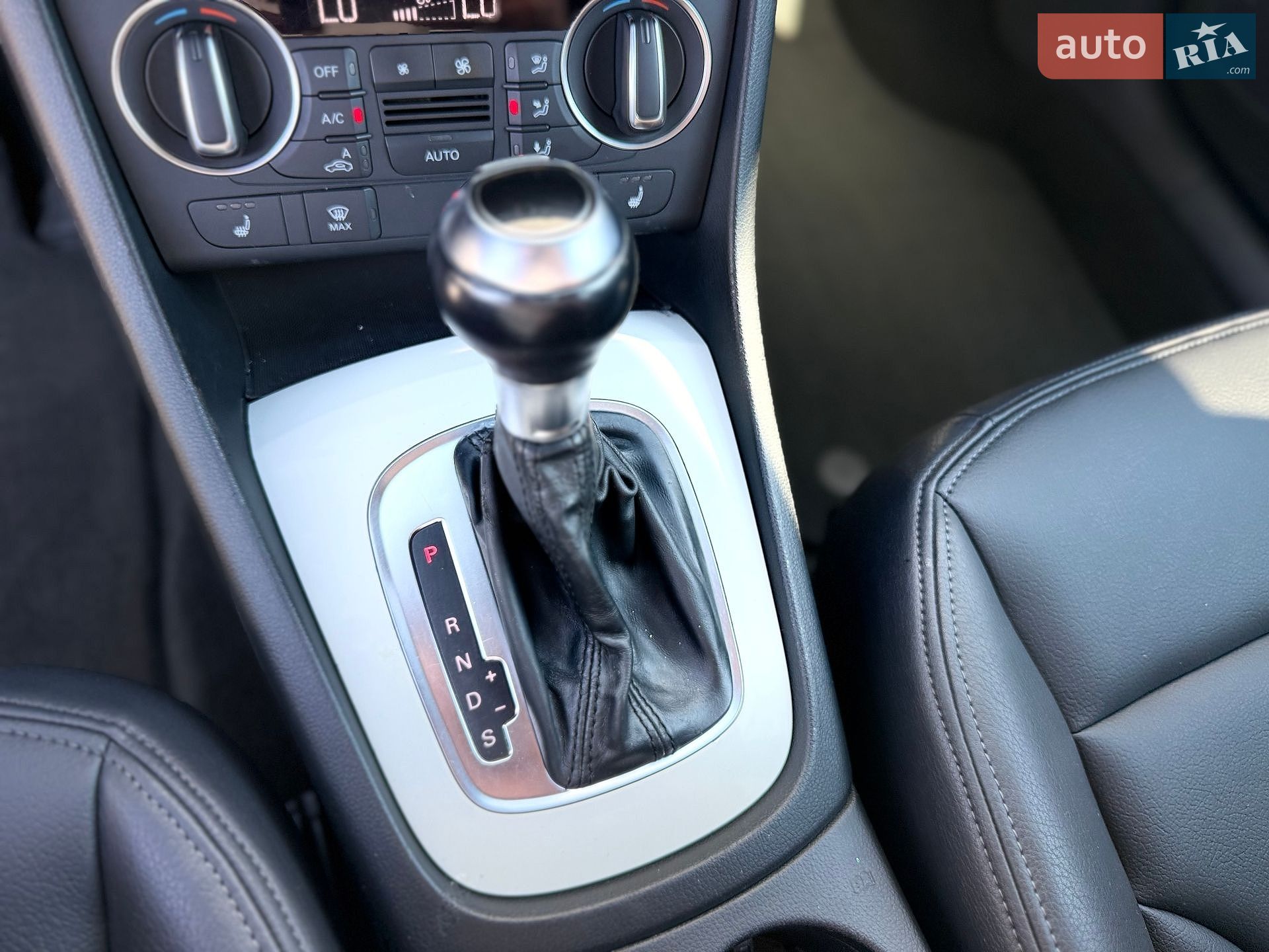 Audi Q3 2018 VIN WA1BCCFSXJR012223 фото оголошення 30 з 60