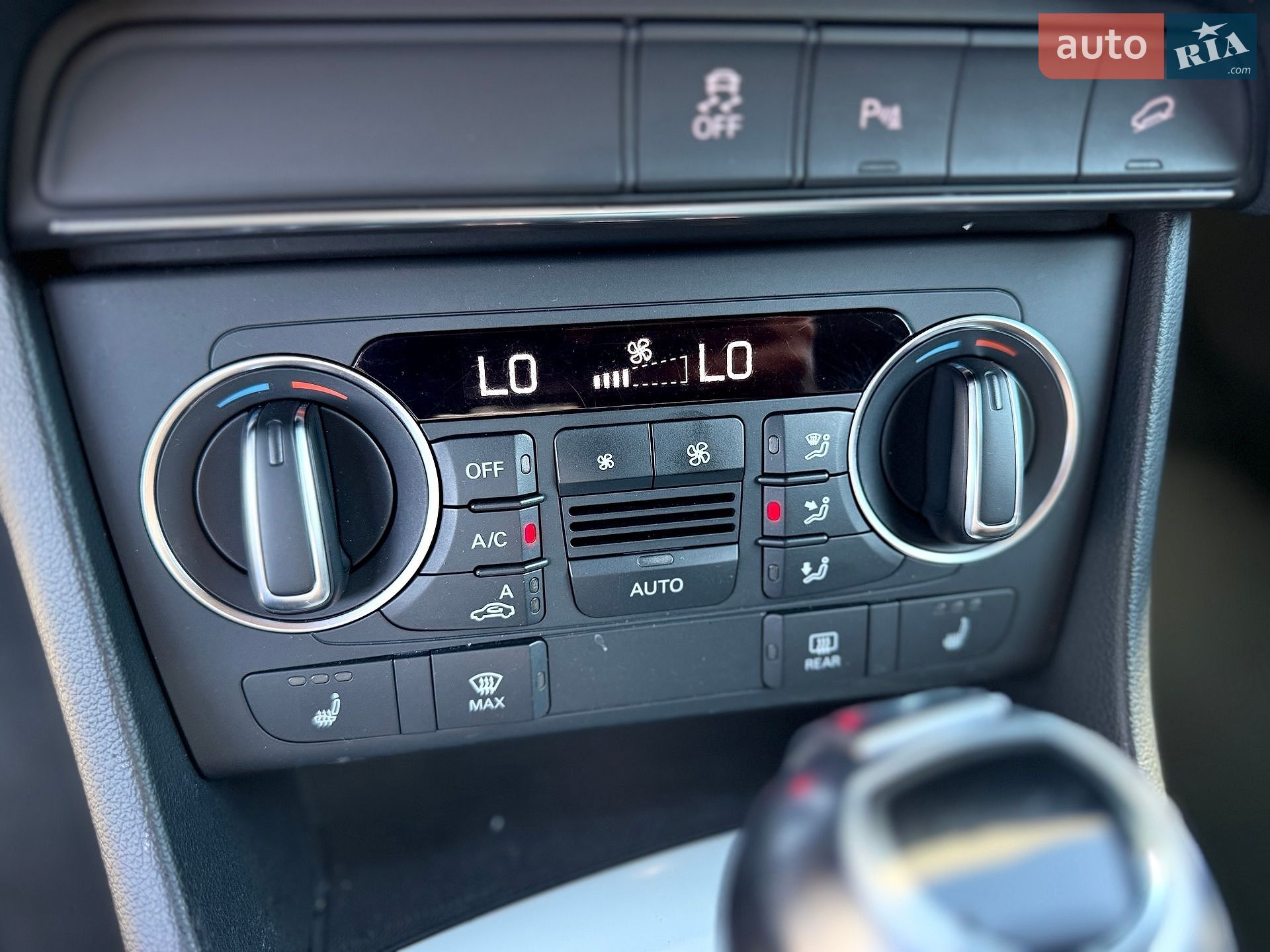 Audi Q3 2018 VIN WA1BCCFSXJR012223 фото оголошення 31 з 60