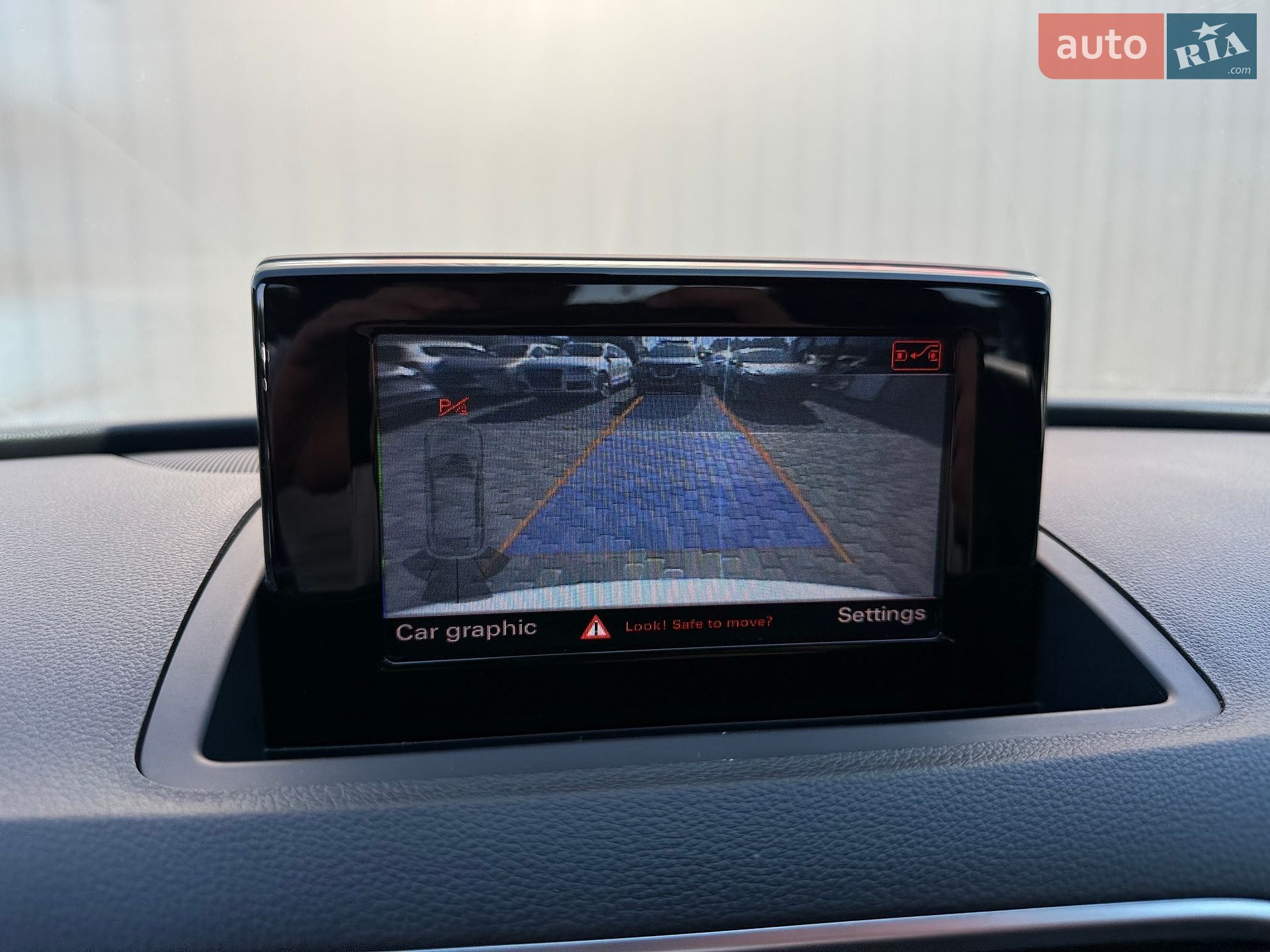 Audi Q3 2018 VIN WA1BCCFSXJR012223 фото оголошення 32 з 60
