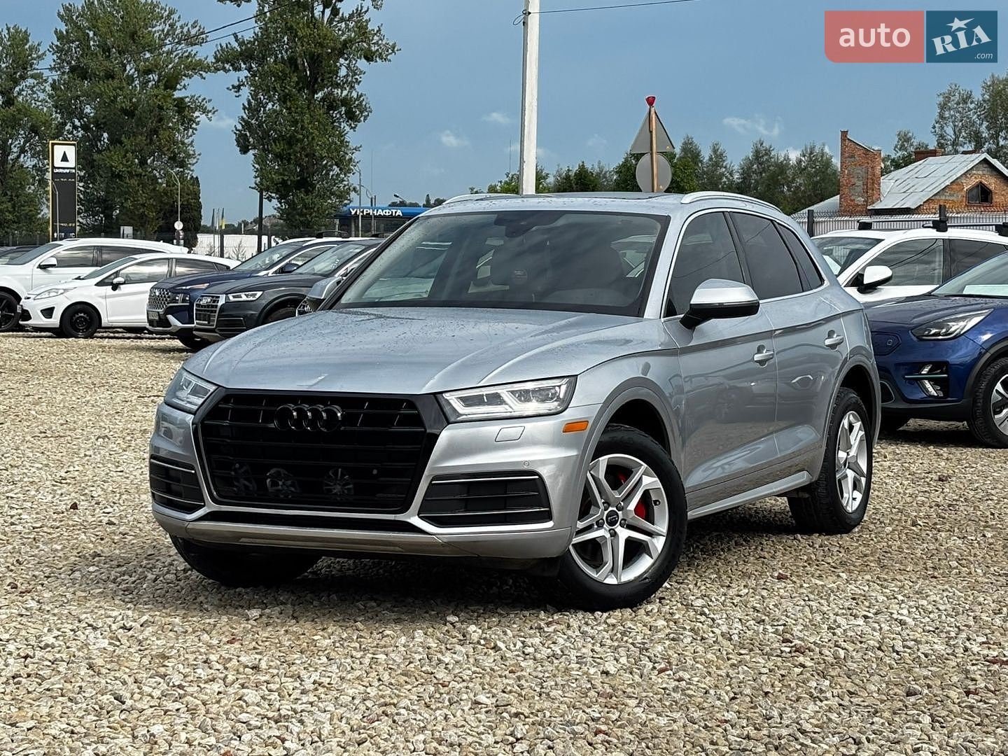 Audi Q5 2018 VIN WA1BNAFY1J2184393 фото оголошення 2 з 29
