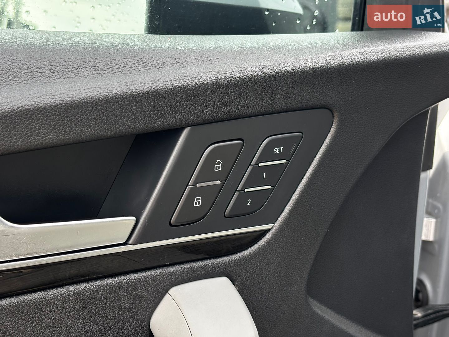 Audi Q5 2018 VIN WA1BNAFY1J2184393 фото оголошення 18 з 29