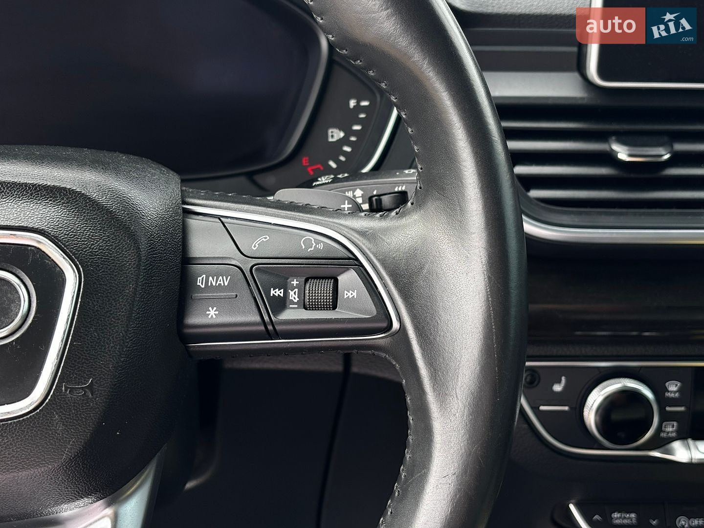 Audi Q5 2018 VIN WA1BNAFY1J2184393 фото оголошення 23 з 29