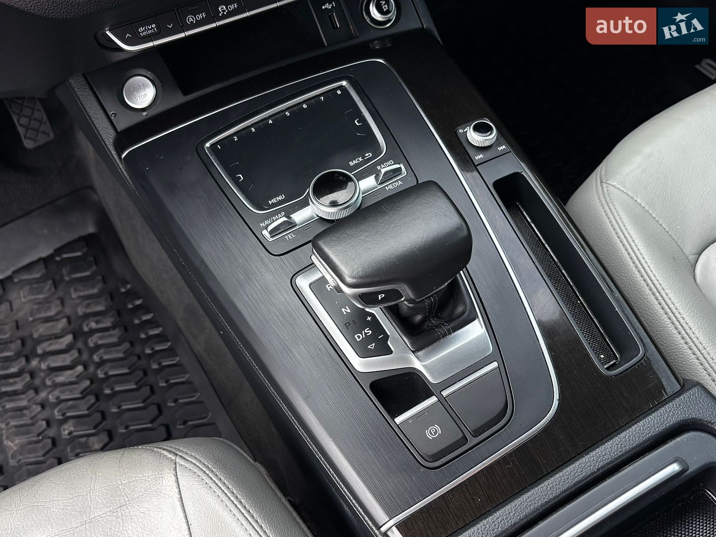 Audi Q5 2018 VIN WA1BNAFY1J2184393 фото оголошення 24 з 29