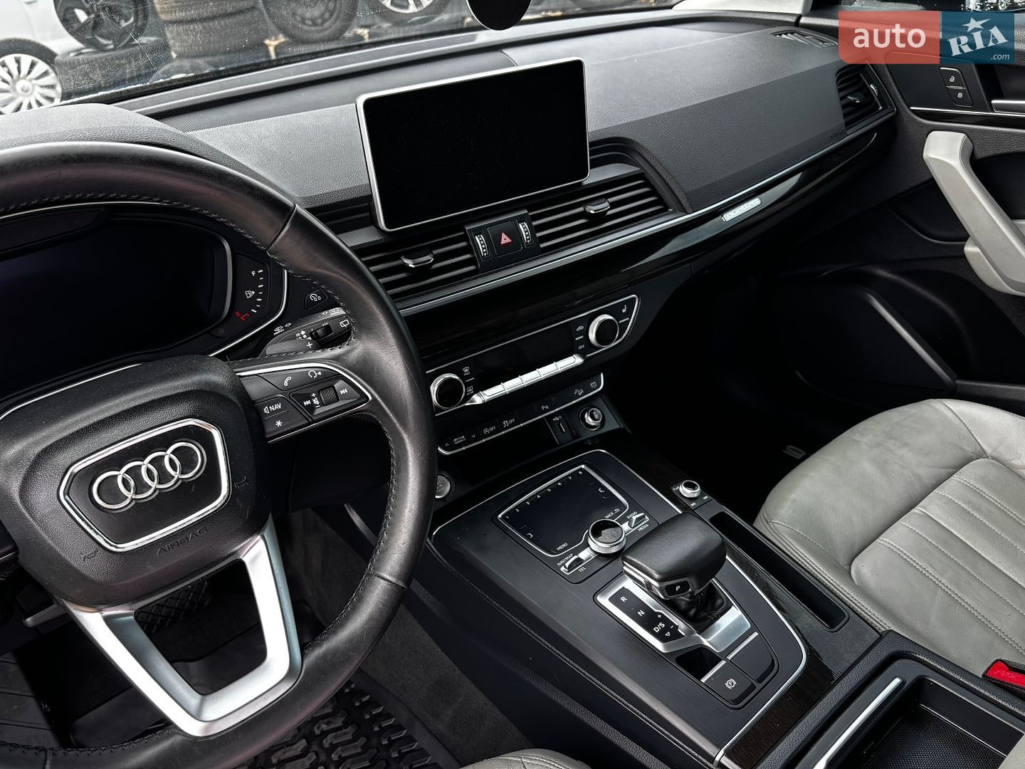 Audi Q5 2018 VIN WA1BNAFY1J2184393 фото оголошення 25 з 29
